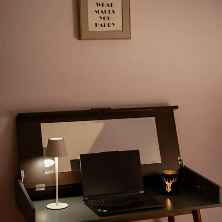 Konukevi Vor Lauter Baeumen